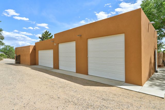 1321 Yippee Calle Court NW, Corrales, NM 87048