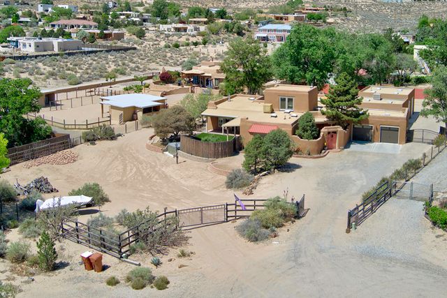 1321 Yippee Calle Court NW, Corrales, NM 87048