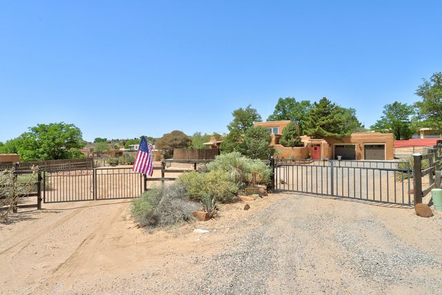 1321 Yippee Calle Court NW, Corrales, NM 87048