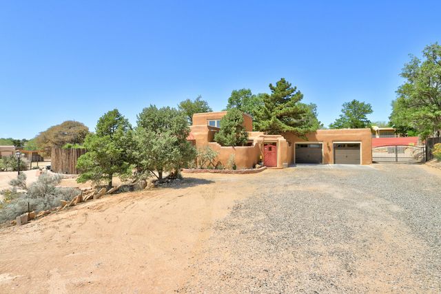 1321 Yippee Calle Court NW, Corrales, NM 87048
