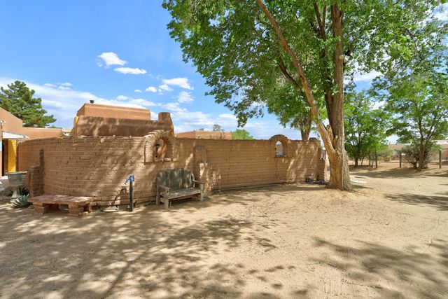 1321 Yippee Calle Court NW, Corrales, NM 87048