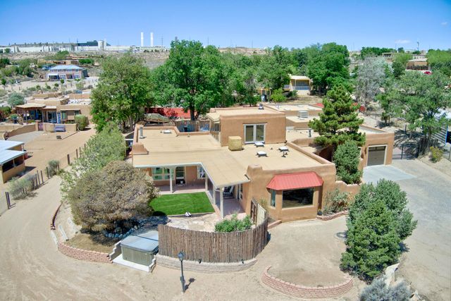 1321 Yippee Calle Court NW, Corrales, NM 87048