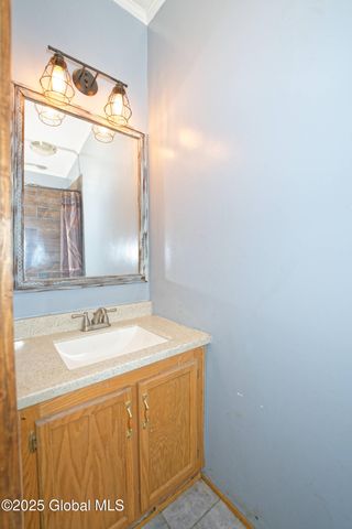 101 Groveside Road, Pittstown, NY 12090