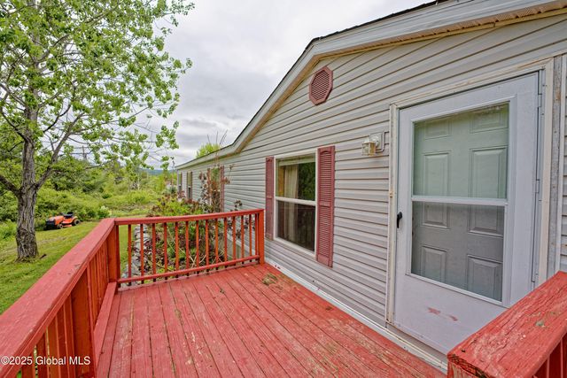 101 Groveside Road, Pittstown, NY 12090