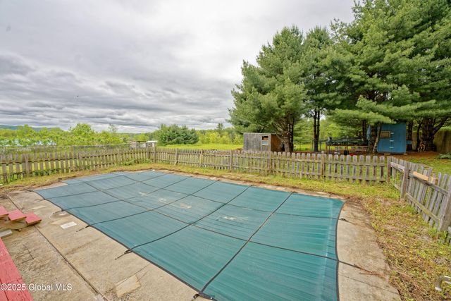 101 Groveside Road, Pittstown, NY 12090