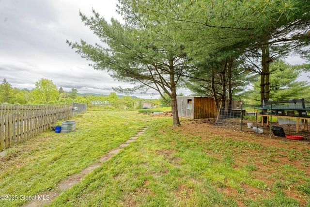 101 Groveside Road, Pittstown, NY 12090