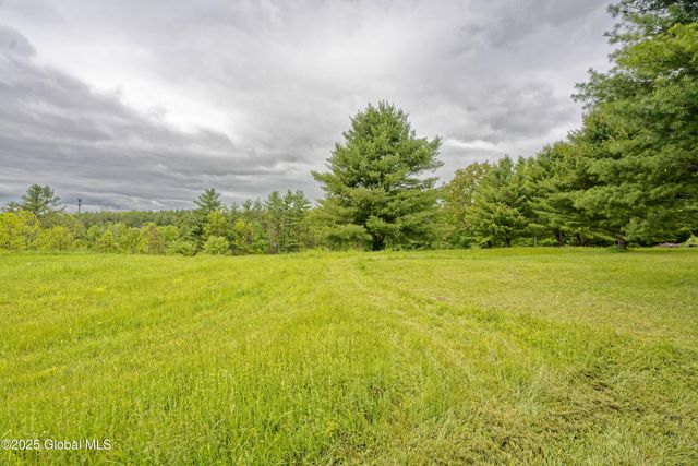 101 Groveside Road, Pittstown, NY 12090