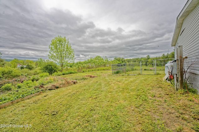 101 Groveside Road, Pittstown, NY 12090
