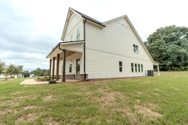 328 Races Road, Hoschton, GA 30548