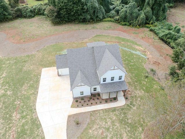 328 Races Road, Hoschton, GA 30548