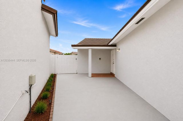 13263 SW 9th Ter, Miami, FL 33184