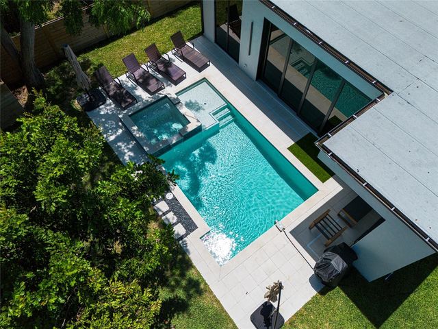 2441 WEBBER STREET, Sarasota, FL 34239
