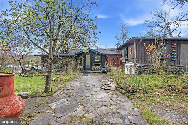 248 FENICAL LN, East Stroudsburg, PA 18302