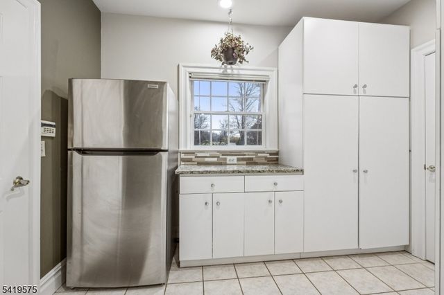 9 Nuthatch Ct, Allamuchy Twp., NJ 07840