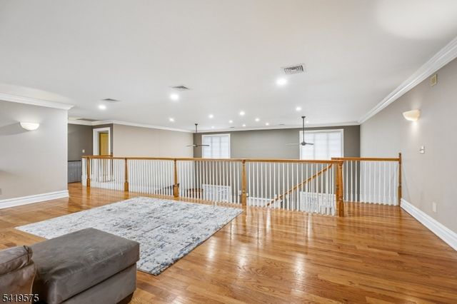 9 Nuthatch Ct, Allamuchy Twp., NJ 07840