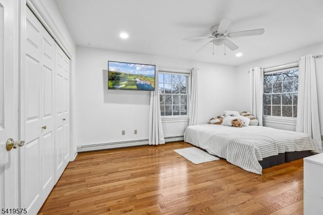 9 Nuthatch Ct, Allamuchy Twp., NJ 07840