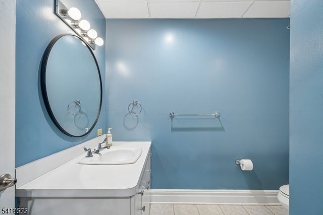 9 Nuthatch Ct, Allamuchy Twp., NJ 07840