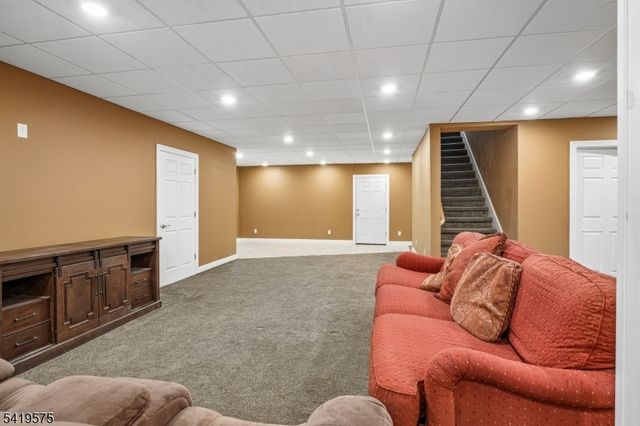 9 Nuthatch Ct, Allamuchy Twp., NJ 07840