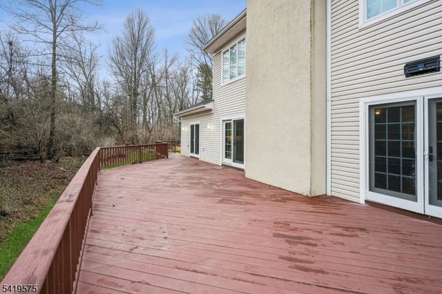 9 Nuthatch Ct, Allamuchy Twp., NJ 07840