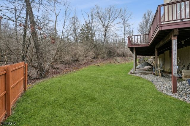 9 Nuthatch Ct, Allamuchy Twp., NJ 07840