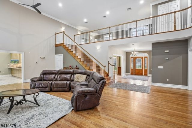 9 Nuthatch Ct, Allamuchy Twp., NJ 07840