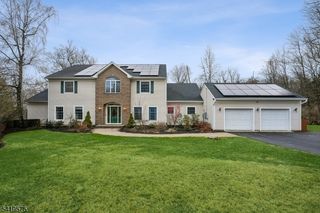 9 Nuthatch Ct, Allamuchy Twp., NJ 07840