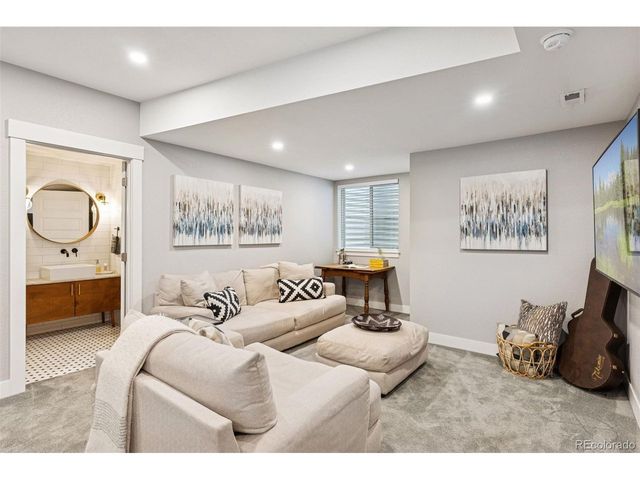 8785 E 55th Ave, Denver, CO 80238