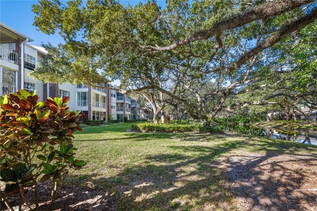 109 W Park Shores Circle 36, Vero Beach, FL 32963