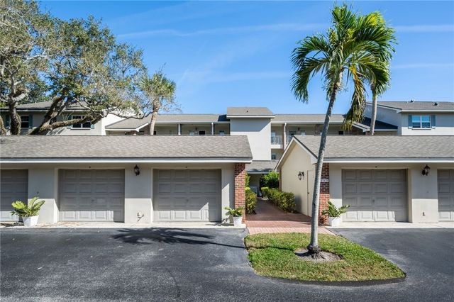 109 W Park Shores Circle 36, Vero Beach, FL 32963