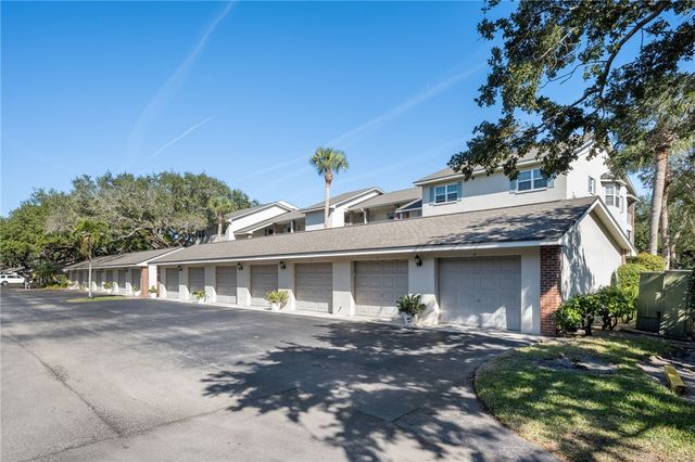 109 W Park Shores Circle 36, Vero Beach, FL 32963