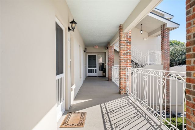 109 W Park Shores Circle 36, Vero Beach, FL 32963