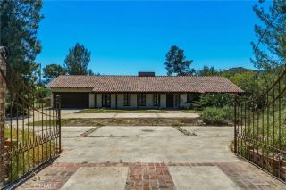 11560 Darling Road, Agua Dulce, CA 91390