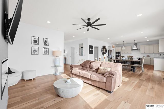 6526 S 208th Avenue, Omaha, NE 68022