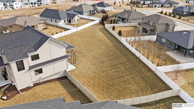 6526 S 208th Avenue, Omaha, NE 68022