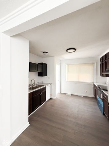 61 N 8th Avenue, Beech Grove, IN 46107