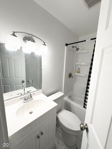 61 N 8th Avenue, Beech Grove, IN 46107