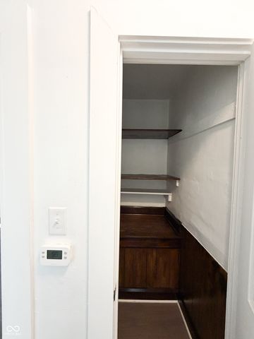 61 N 8th Avenue, Beech Grove, IN 46107