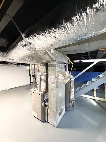 61 N 8th Avenue, Beech Grove, IN 46107