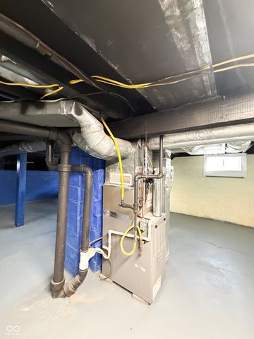 61 N 8th Avenue, Beech Grove, IN 46107