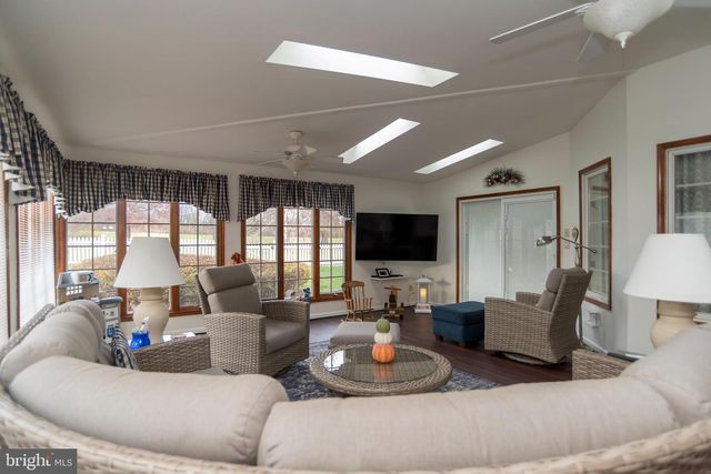 9616 EDEN HALL LN, Philadelphia, PA 19114