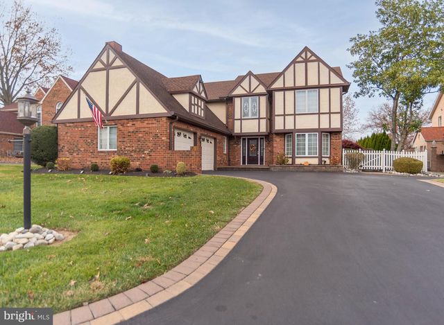 9616 EDEN HALL LN, Philadelphia, PA 19114