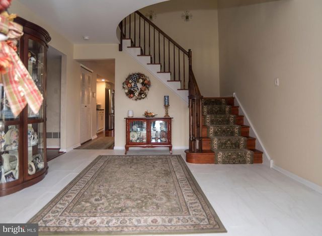 9616 EDEN HALL LN, Philadelphia, PA 19114