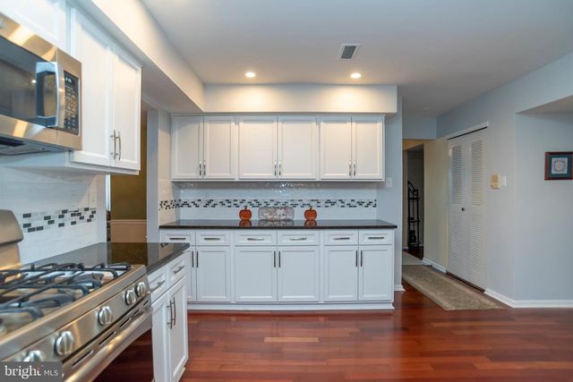 9616 EDEN HALL LN, Philadelphia, PA 19114