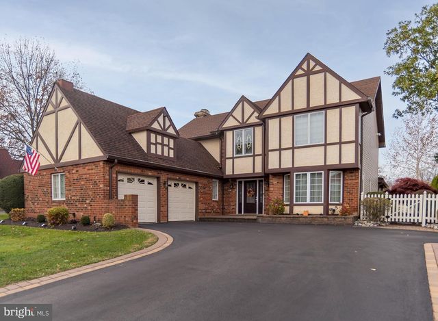 9616 EDEN HALL LN, Philadelphia, PA 19114