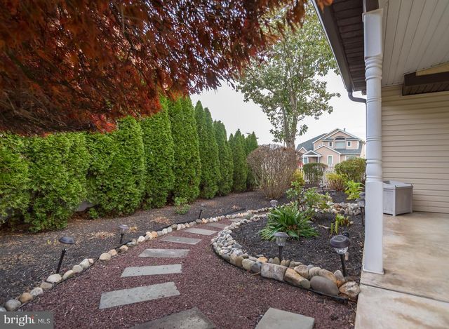 9616 EDEN HALL LN, Philadelphia, PA 19114