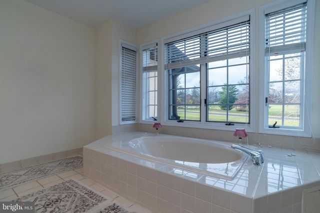 9616 EDEN HALL LN, Philadelphia, PA 19114