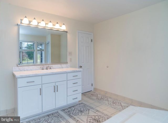 9616 EDEN HALL LN, Philadelphia, PA 19114