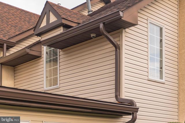 9616 EDEN HALL LN, Philadelphia, PA 19114