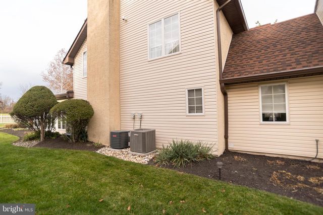 9616 EDEN HALL LN, Philadelphia, PA 19114