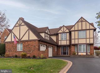 9616 EDEN HALL LN, Philadelphia, PA 19114